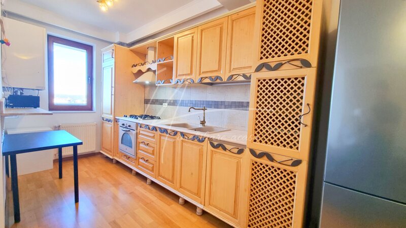 Baneasa, apartament cu trei camere mobilat, utilat si doua locuri de parcare in subteran.