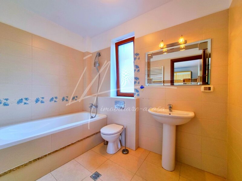 Baneasa, apartament cu trei camere mobilat, utilat si doua locuri de parcare in subteran.