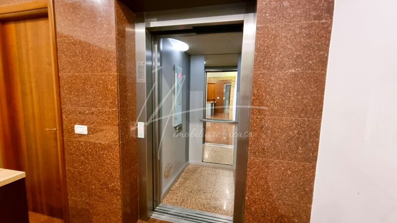 Baneasa, apartament cu trei camere mobilat, utilat si doua locuri de parcare in subteran.